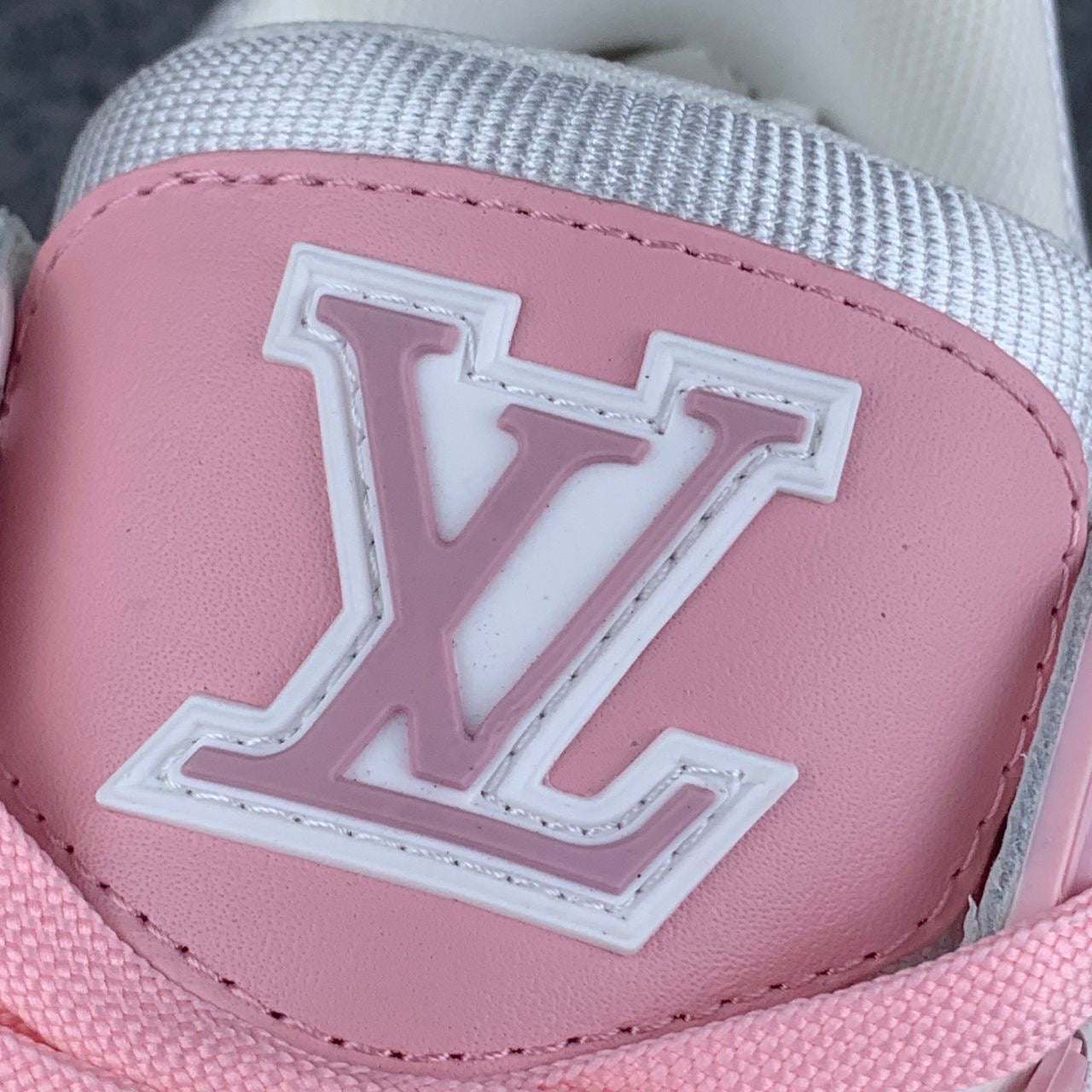 WMNS LV Trainer 'Rose'
