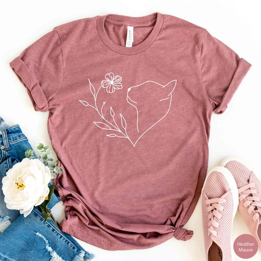 Cat Shirt for Women, Cat Lover T-Shirt for Cat Mom Gift, Cat Lover Gift for Her, Cat Gift for Cat Mom Tshirt Cute Floral Cat Gift for Women