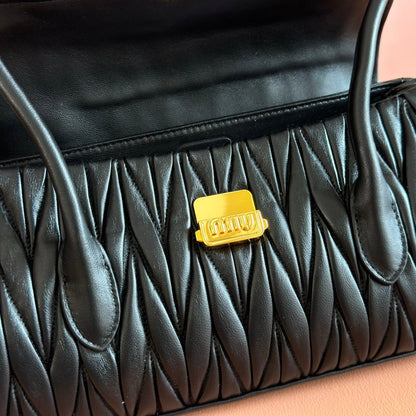 Miu 5bd265 Matelassé Shoulder Bag 28cm Black Lambskin