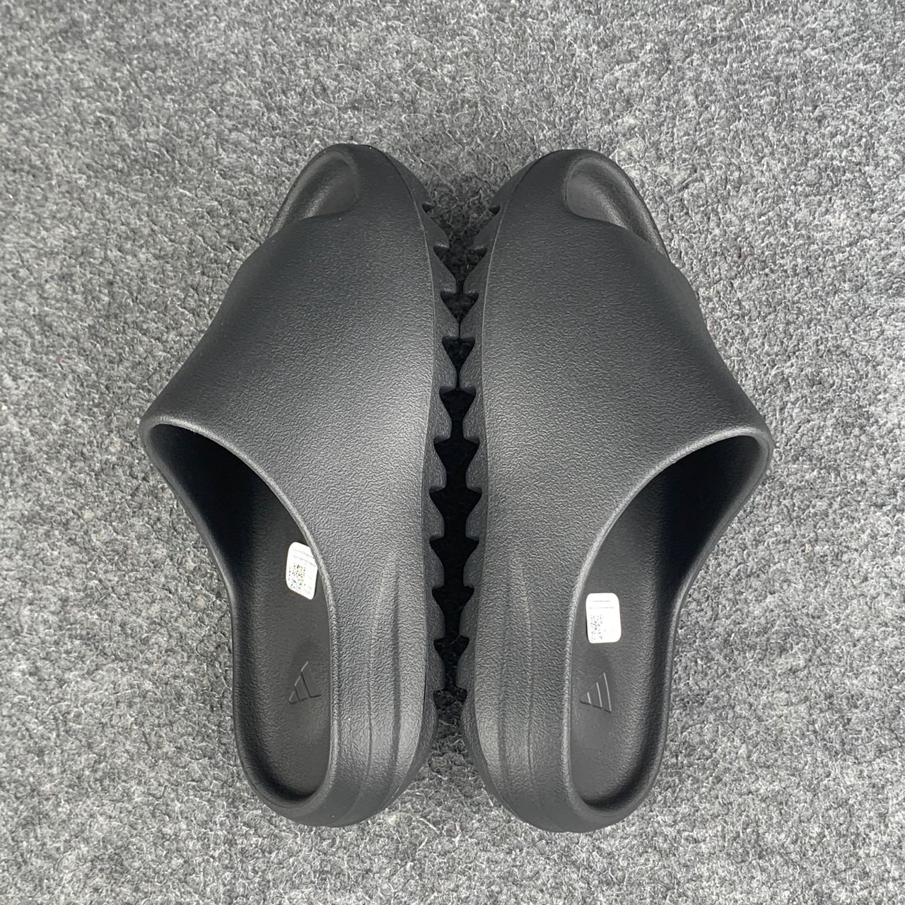 Yeezy Slides 'Onyx'