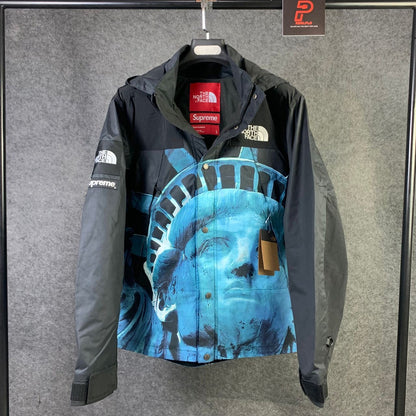 Supreme x The North Face Statue Of Liberty Mountain Jacket