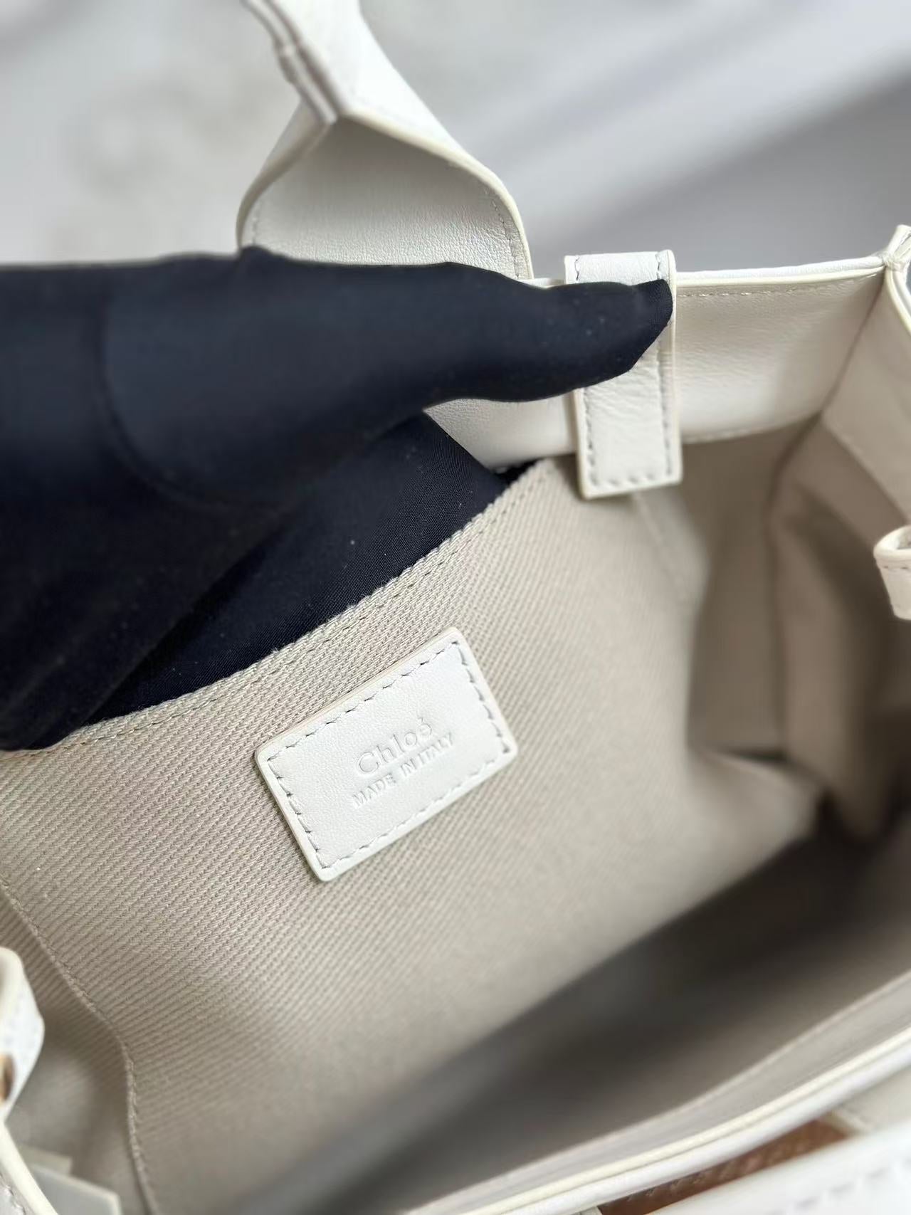Chloé Woody small tote bag 26cm white calfskin