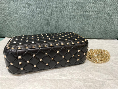 garavani rockstud spike medium 24cm black lambskin large logo