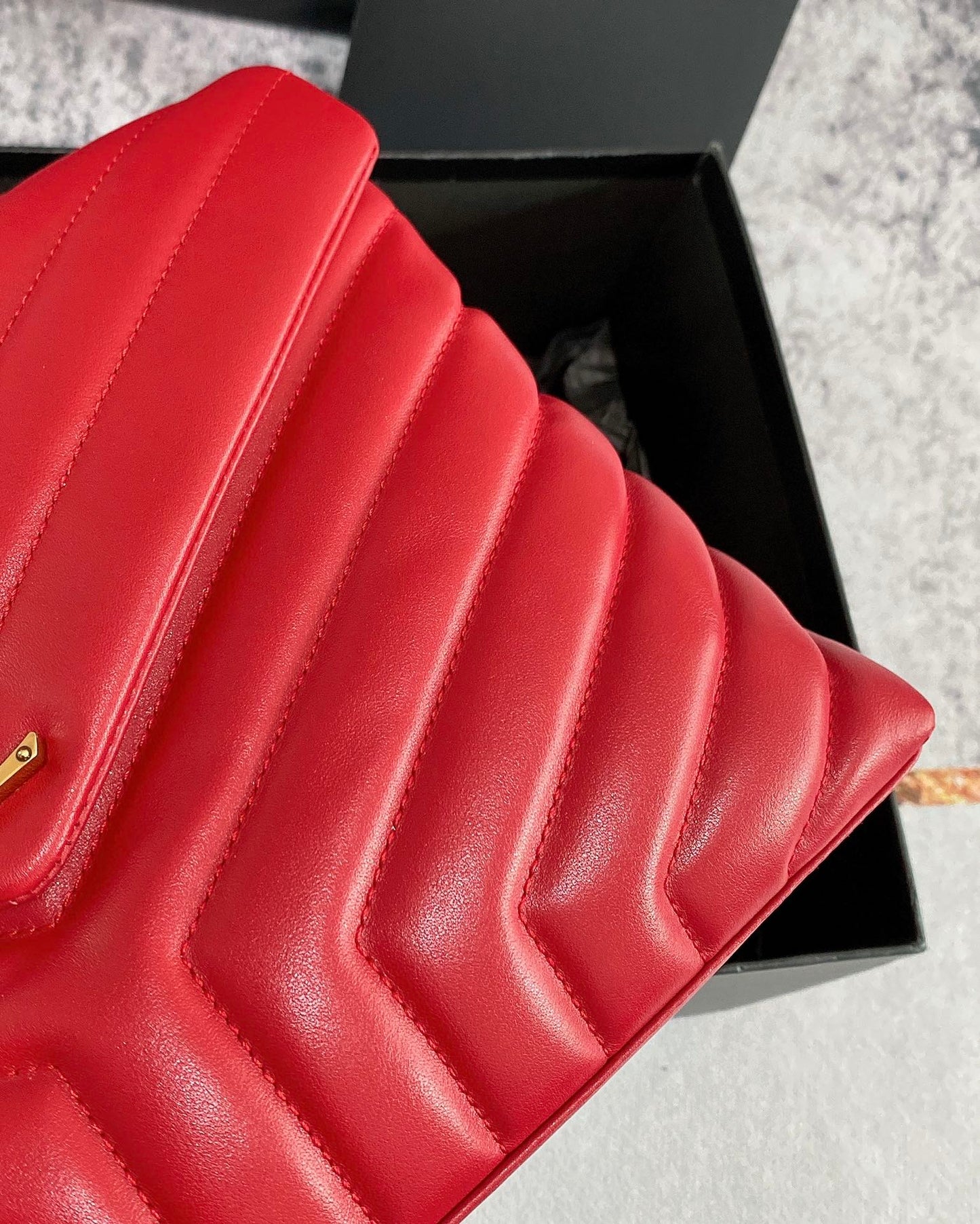 LOULOU MEDIUM 32 RED QUILTED LEATHER