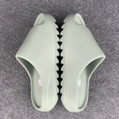 Yeezy Slides 'Salt'