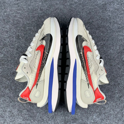Sacai x VaporWaffle Sail 'Sport Fuchsia'