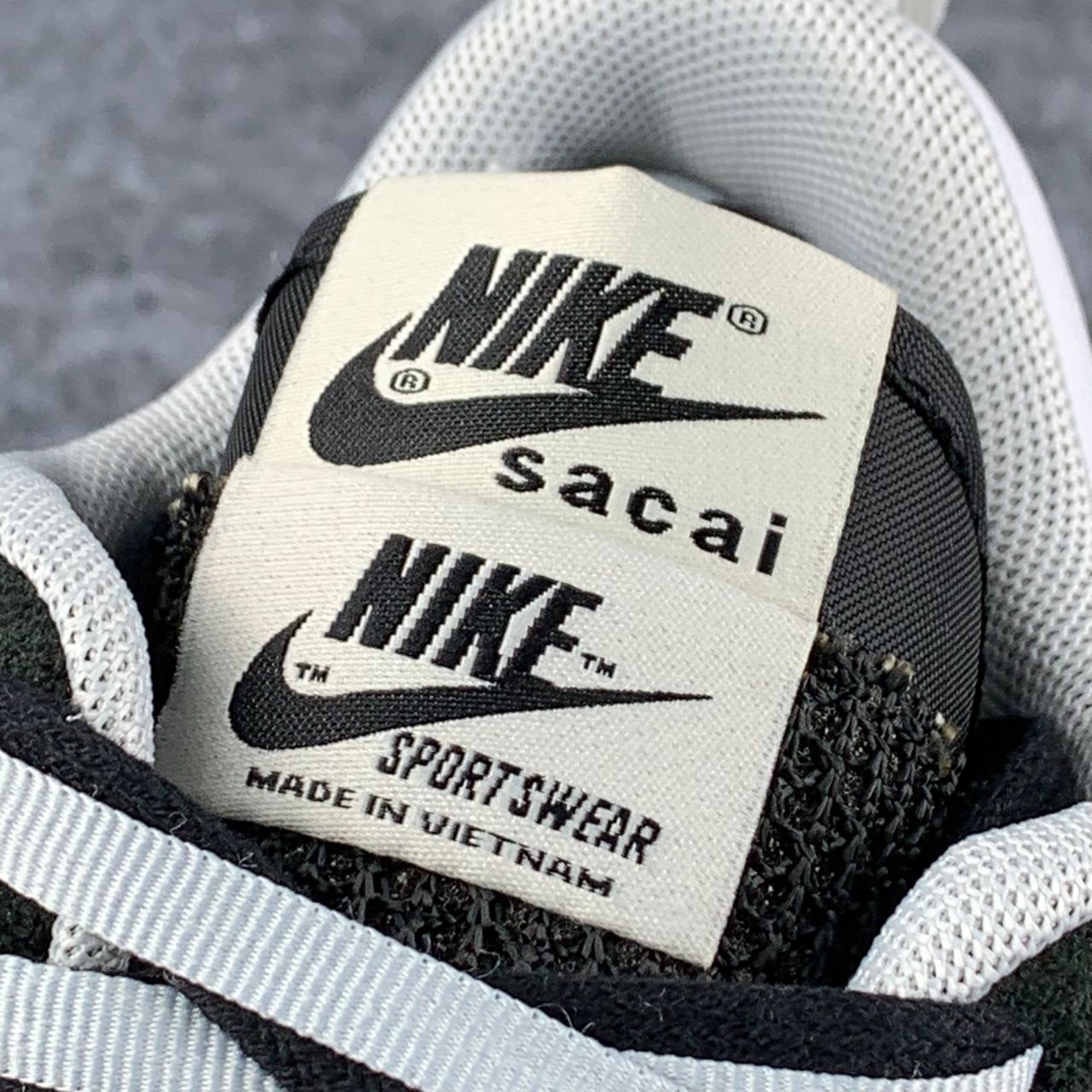 Sacai x VaporWaffle 'Black White'