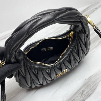 miuwander hobo 23 black matelasse leather