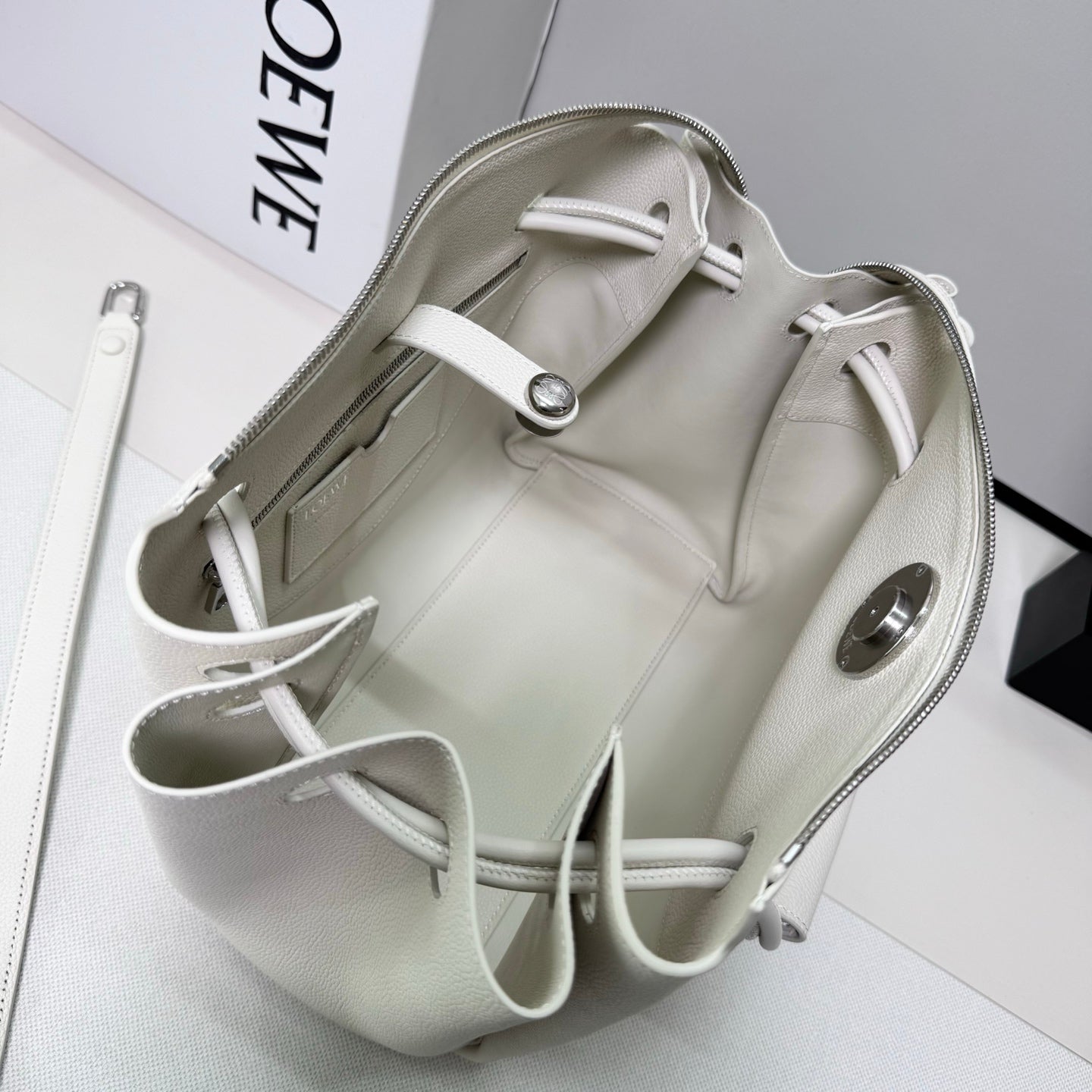 Loewe Madrid Bag 33cm White Grain Cowhide