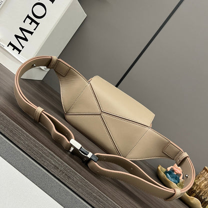 Loewe Puzzle Waist Bag 18 Sand Cowhide