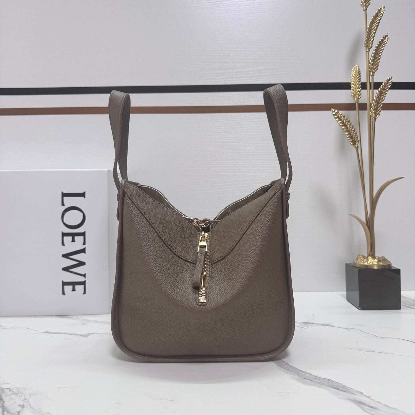 Loewe Hammock Compact 20 Taupe Grained Cowhide