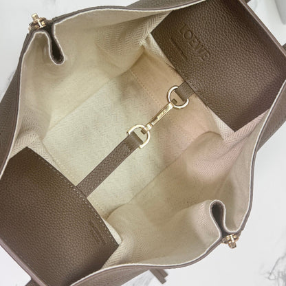 Loewe Hammock Compact 20 Taupe Grained Cowhide