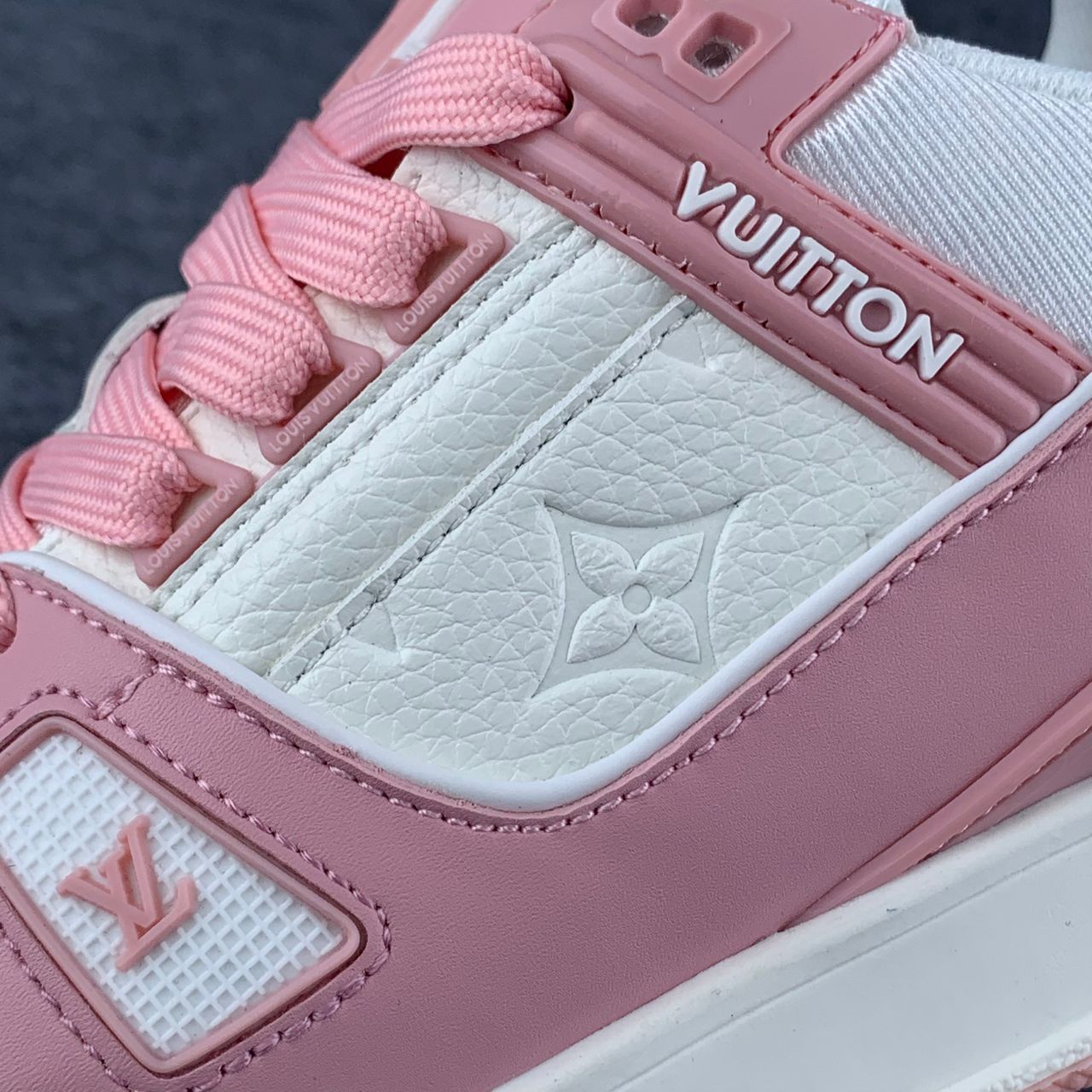 WMNS LV Trainer 'Rose'  (B-Grade Version)