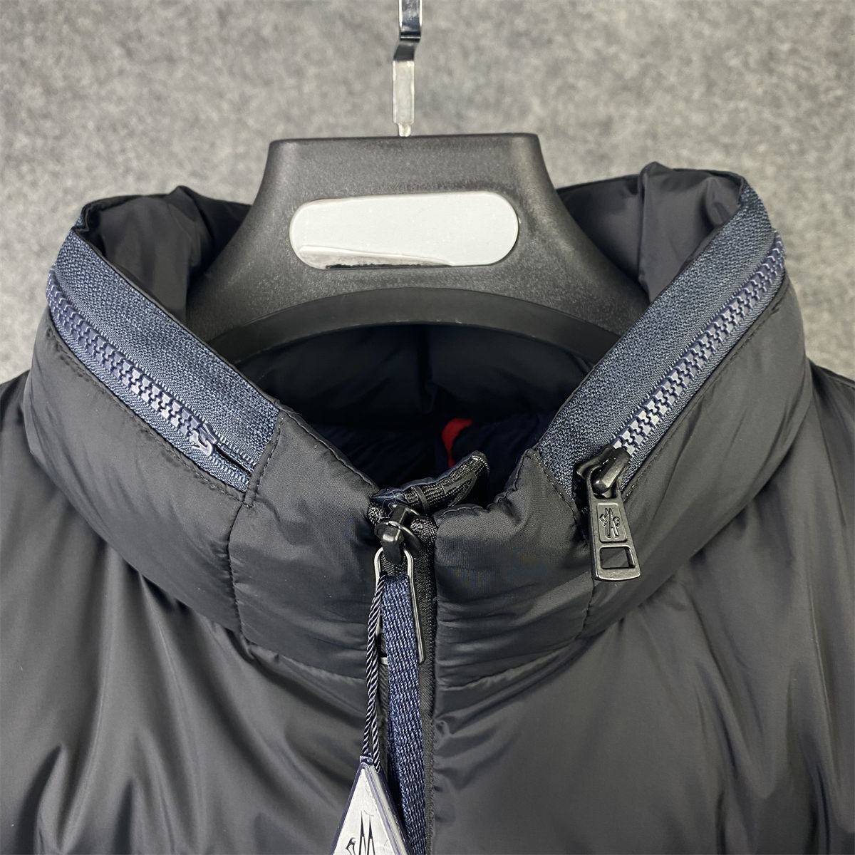 Moncler Peuplier Short Down Jacket 'Navy'