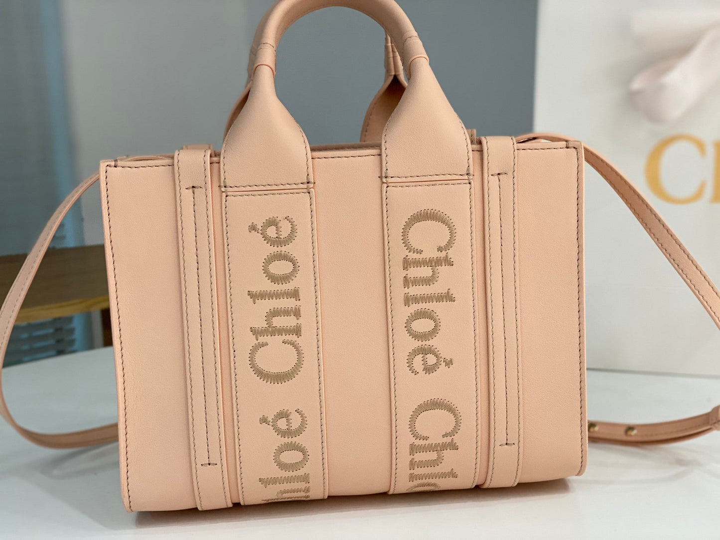 Chloé Woody small tote bag 26cm pink calfskin