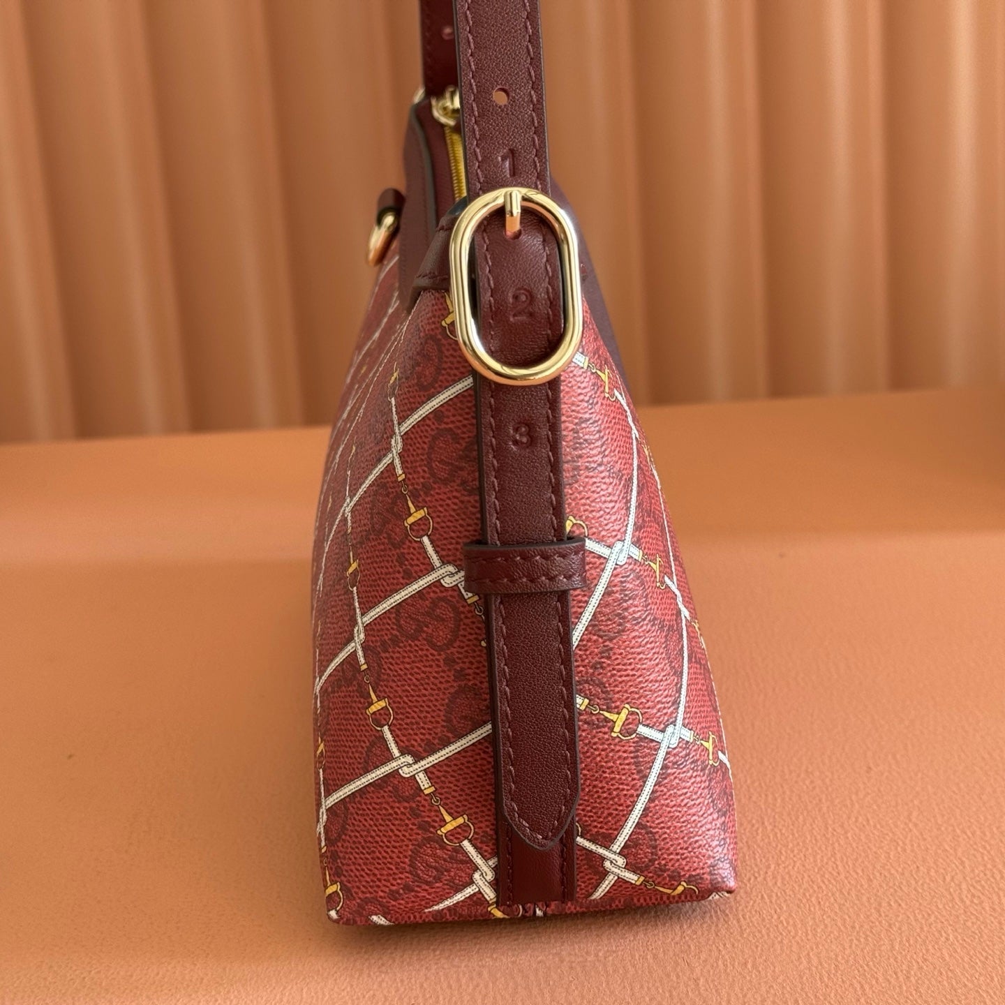 GG Emblem Small Shoulder Bag 22cm Red GG Fabric