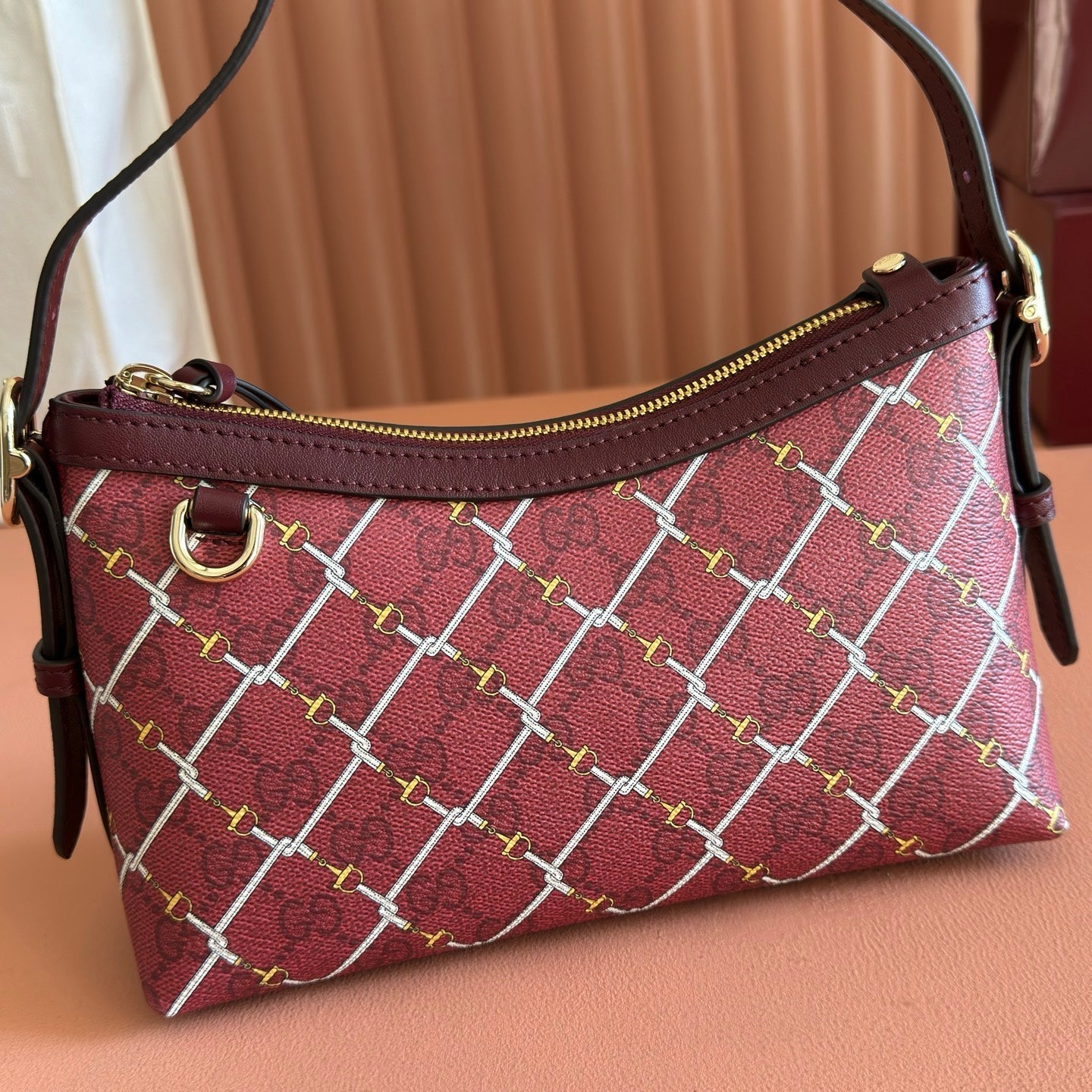 GG Emblem Small Shoulder Bag 22cm Red GG Fabric