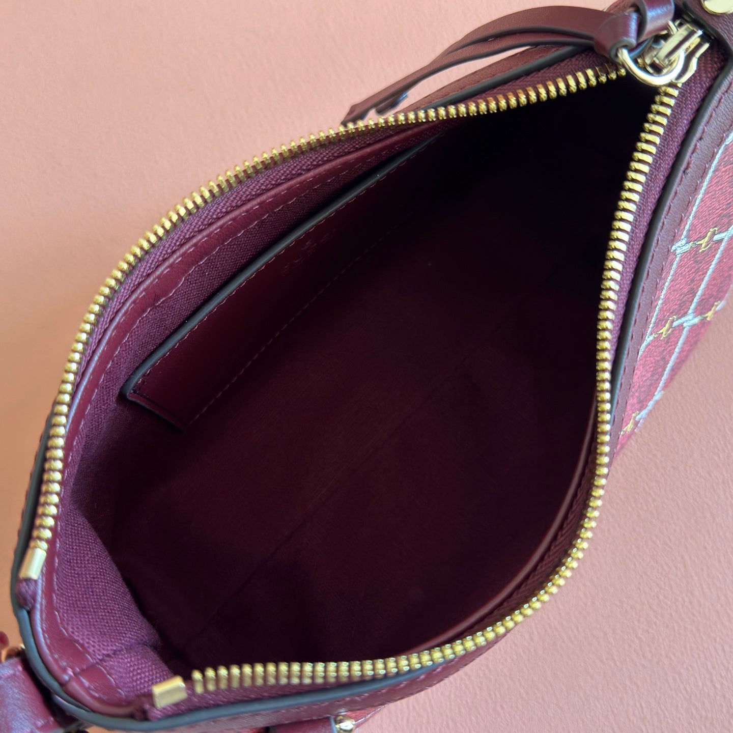 GG Emblem Small Shoulder Bag 22cm Red GG Fabric