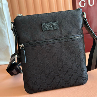GG Messenger Bag Black GG Supreme Canvas 280979