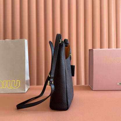 Miu Leather Bucket Bag 16cm Black Grain Cowhide