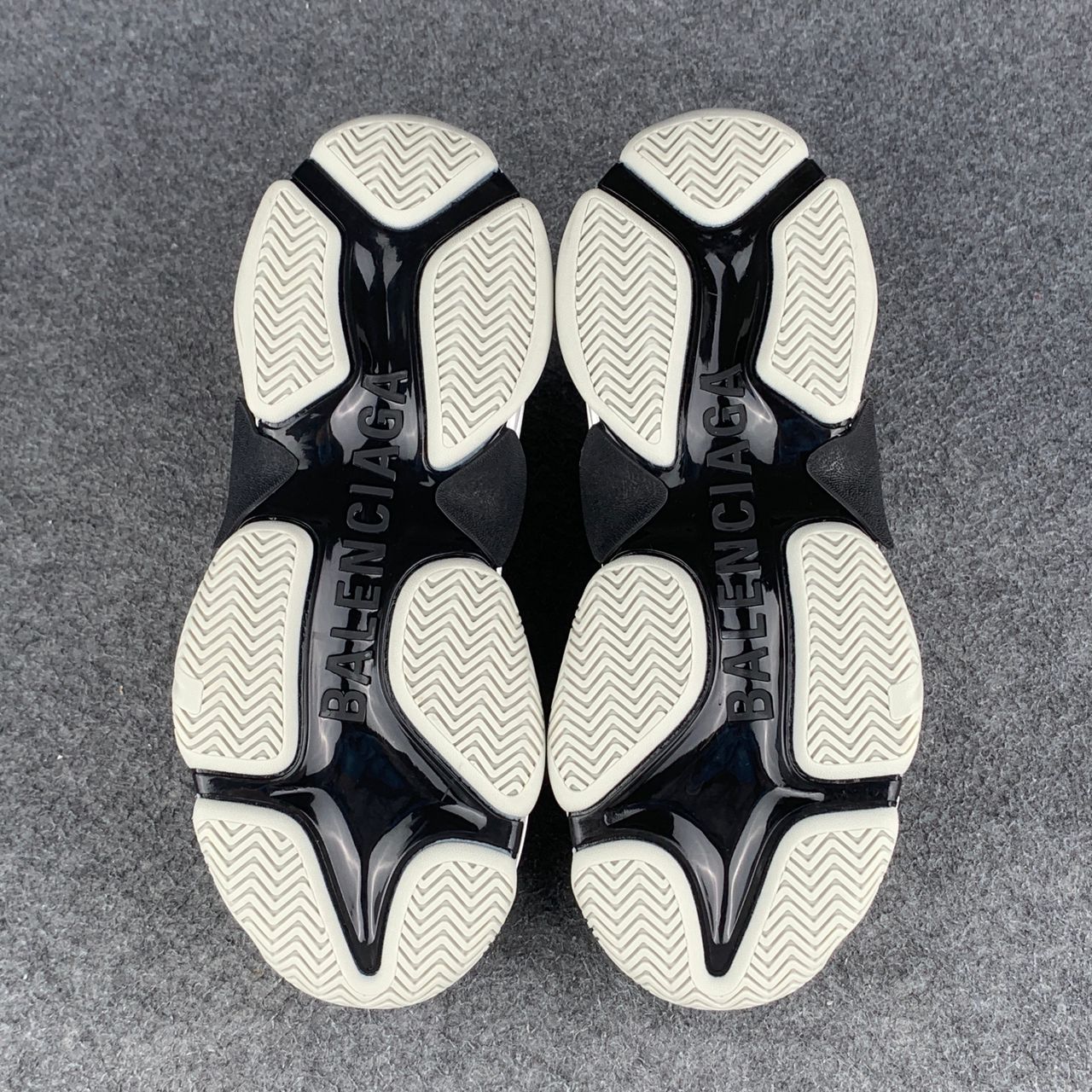Adidas x Balenciaga Wmns Triple S Sneaker 'White' (Damaged Box)