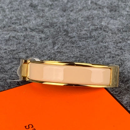 Click H Bracelet Beige (2)