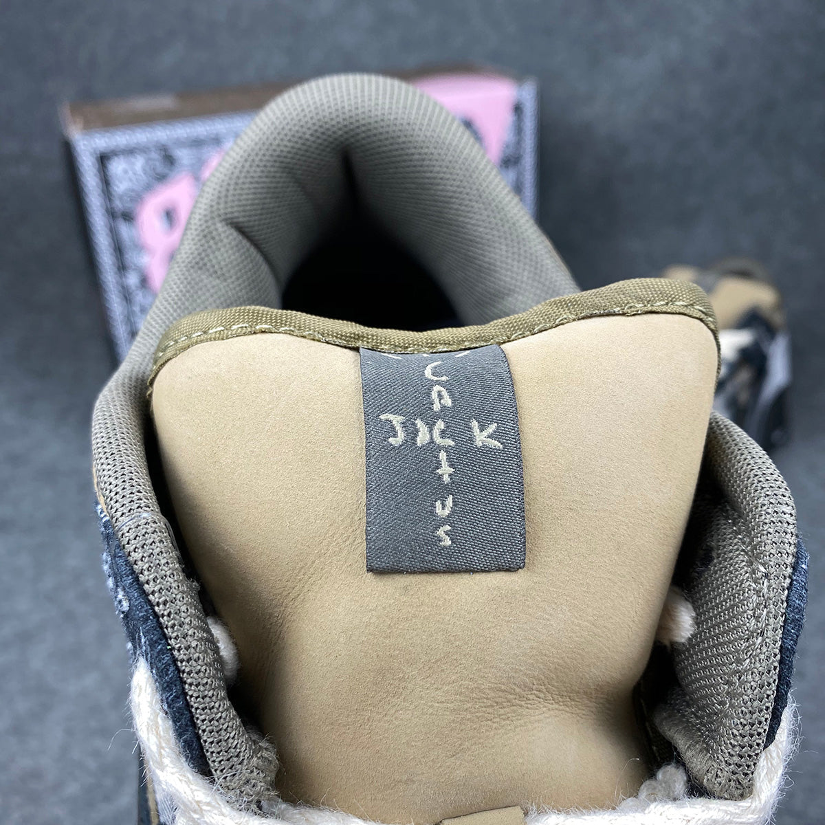Travis Scott x Dunk Low Premium QS SB 'Cactus Jack' (Damaged Box)