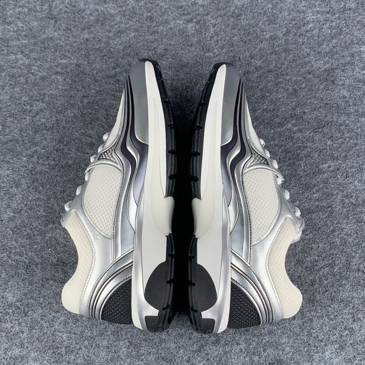 Chanel CC Logo Sneaker 'Grey Silver' (B-Grade)