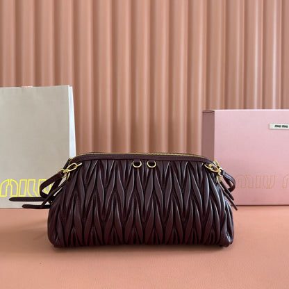 Miu Caprice Clutch Burgundy Matelassé Nappa Leather 280763