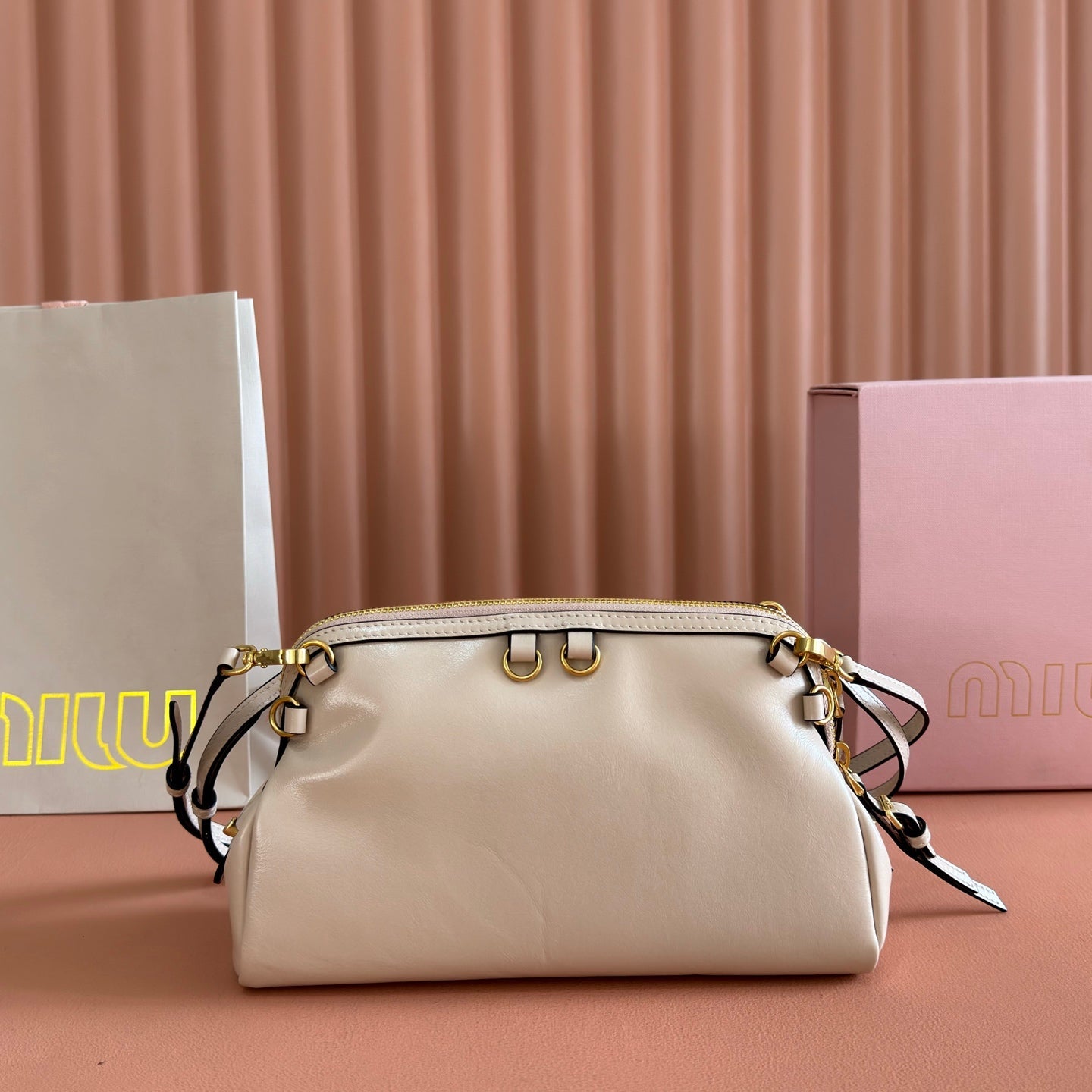 Miu Caprice Clutch  Pastel Pink Leather 280754