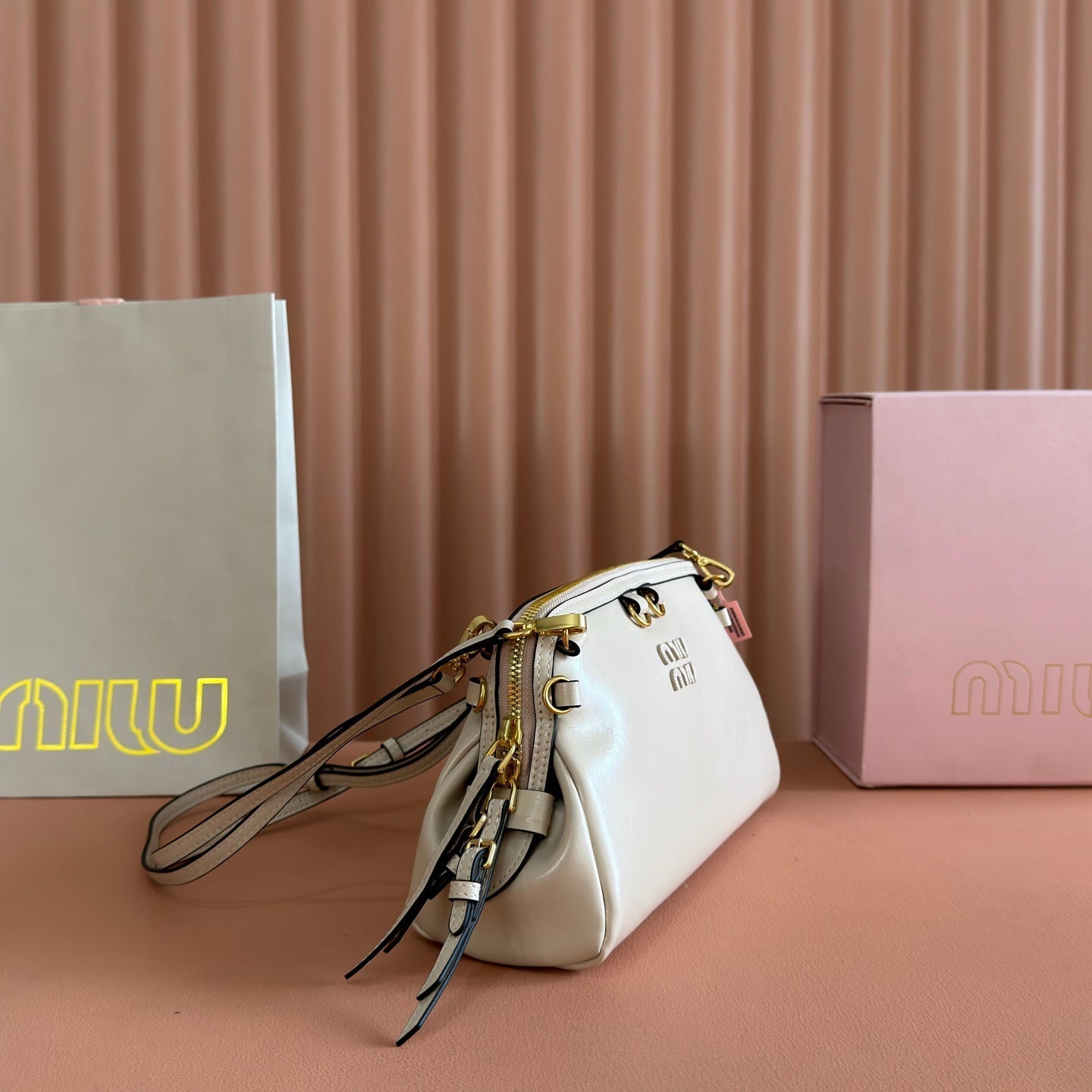 Miu Caprice Clutch  Pastel Pink Leather 280754