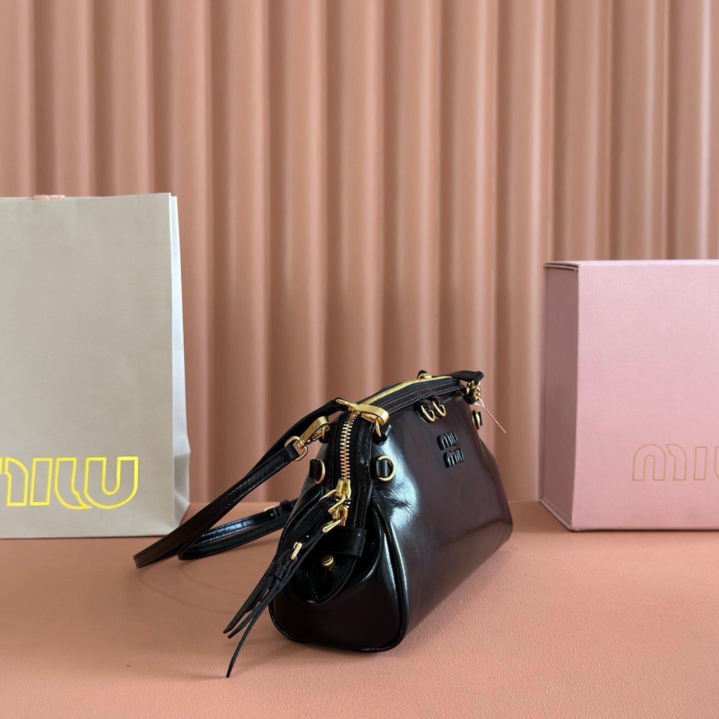 Miu Caprice Clutch  Black Leather 280753