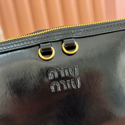 Miu Caprice Clutch  Black Leather 280753