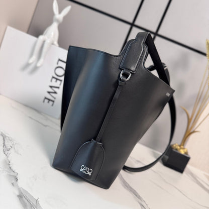 Loewe Medium Bilbao Bucket Black Smooth Calfskin 289316