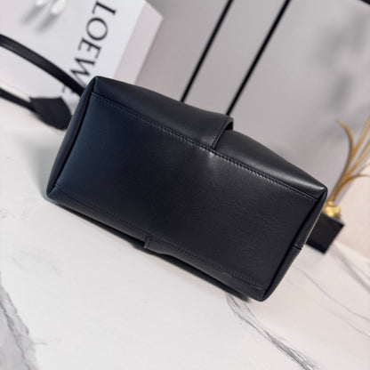 Loewe Medium Bilbao Bucket Black Smooth Calfskin 289316