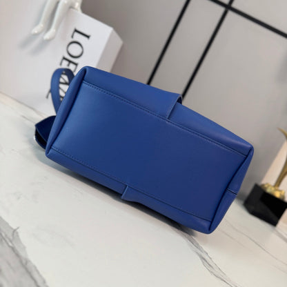 Loewe Medium Bilbao Bucket Blue Smooth Calfskin 289318