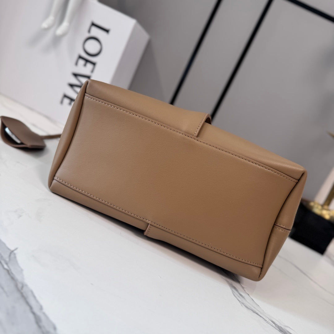 Loewe Large Bilbao Bucket Brown Smooth Calfskin 289322