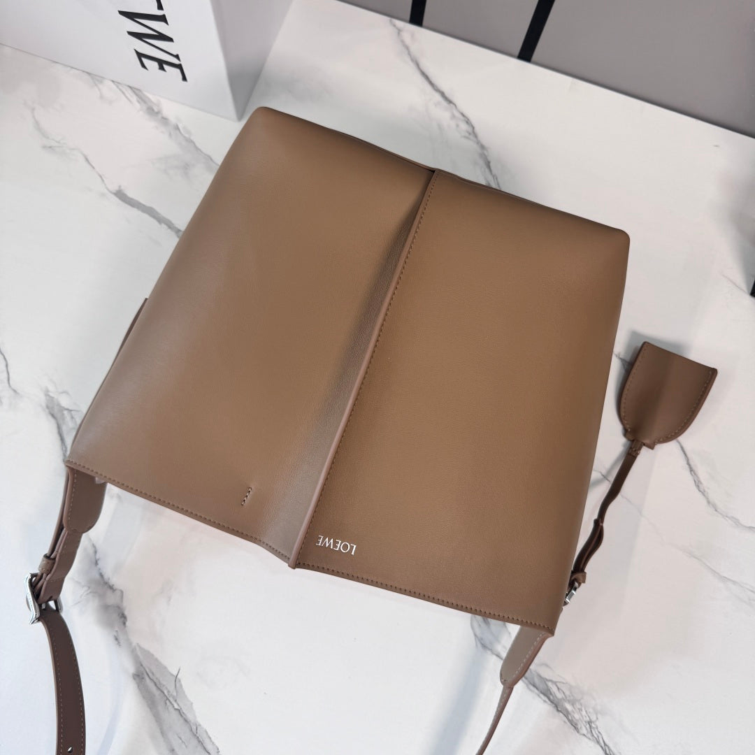 Loewe Large Bilbao Bucket Brown Smooth Calfskin 289322