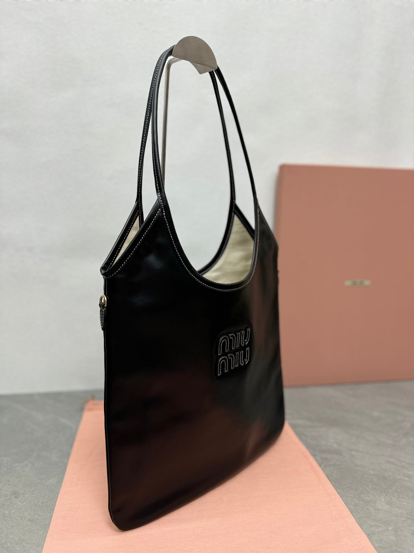 Miu Ivy Tote Bag 35cm Black Leather 175699