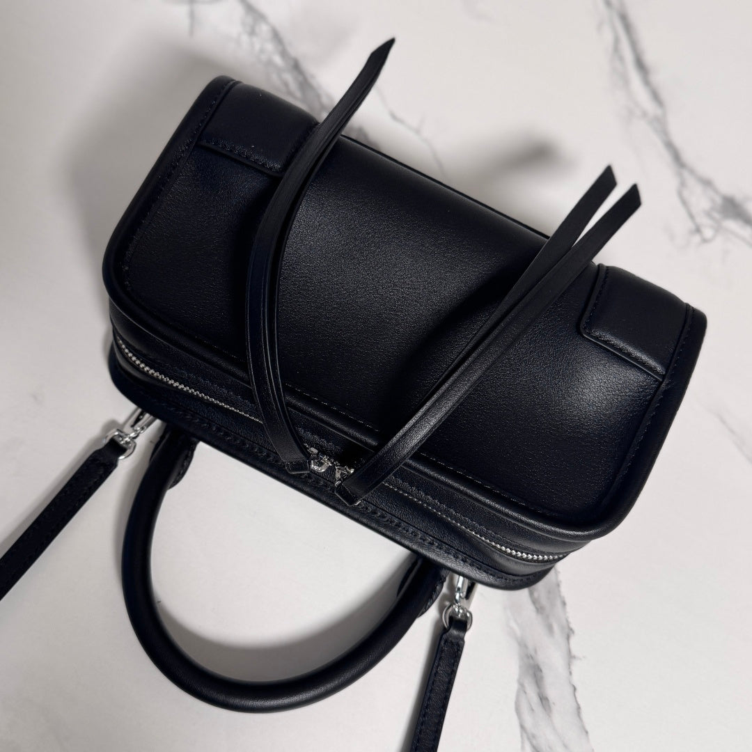 Loewe 2026 Amazona 180 Bag 20cm Black Soft Calfskin 289377