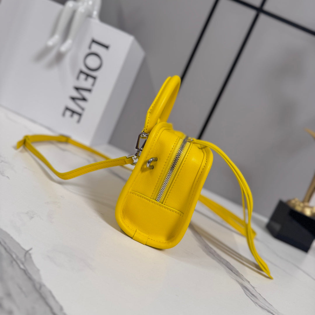 Loewe 2026 Amazona 180 Bag 20cm Yellow Soft Calfskin 289384