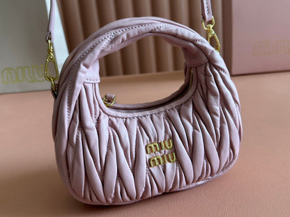 Miu Wander Matelassé Shoulder Bag 17.5cm Pink Lambskin