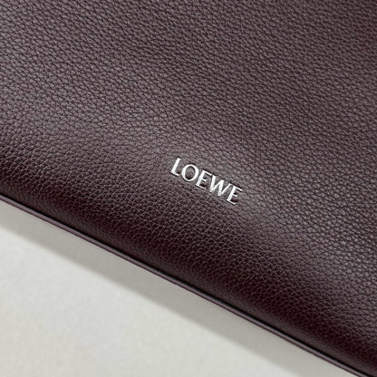 Loewe Pebble Hobo Chocolate Smooth Calfskin