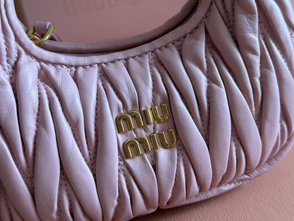 Miu Wander Matelassé Shoulder Bag 17.5cm Pink Lambskin