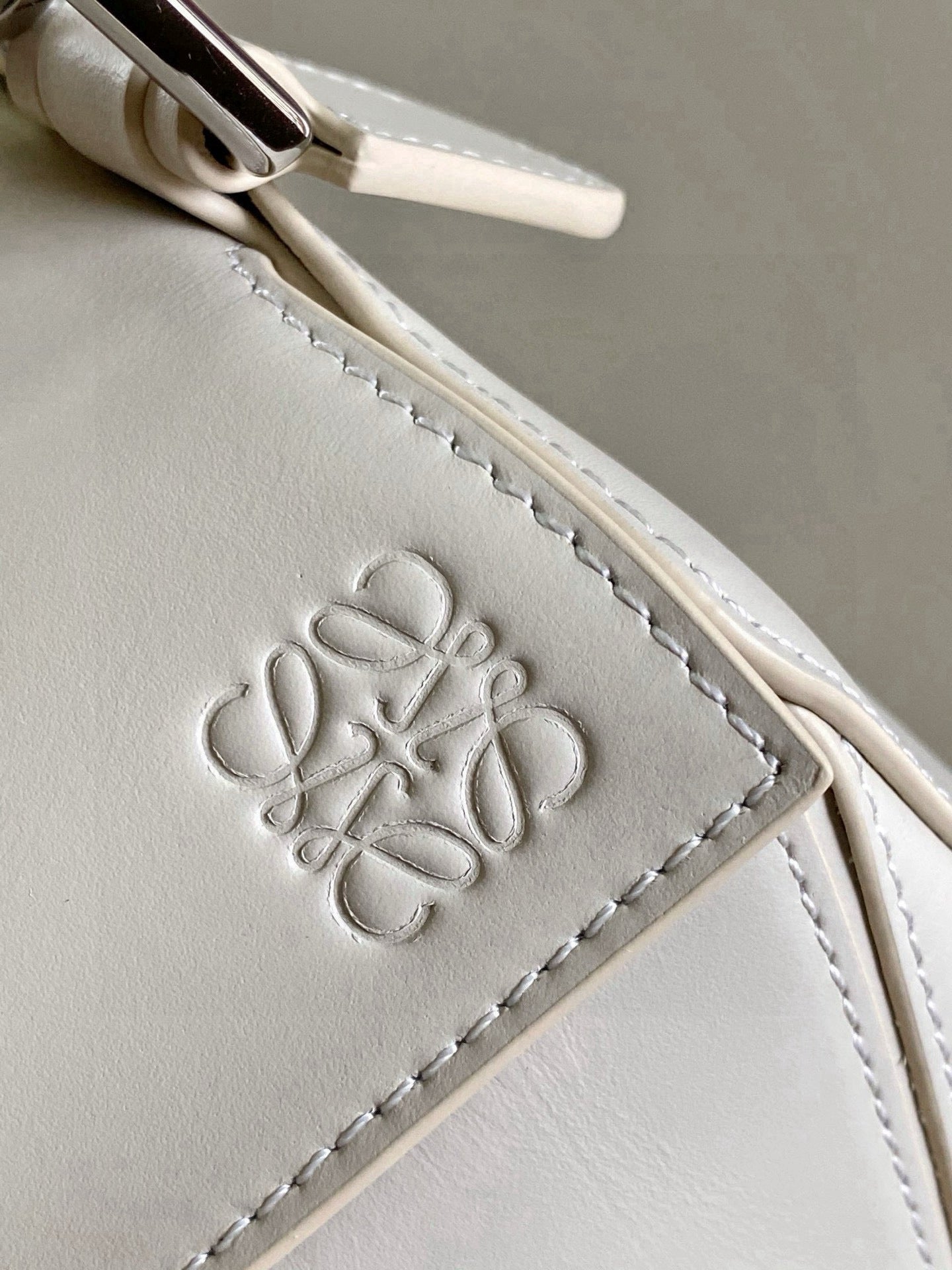 Loewe Puzzle Bag 24cm White Soft Nappa Calfskin