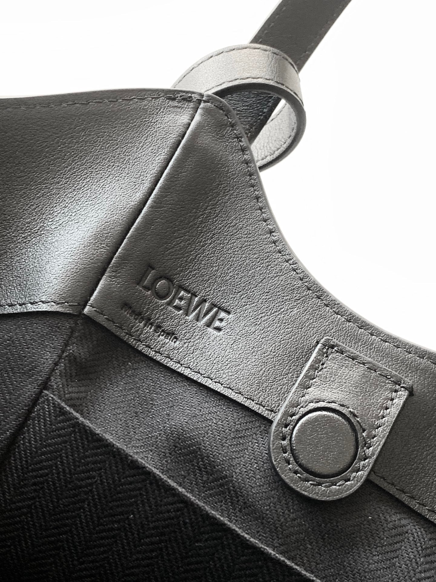 Loewe Hammock Bag 15 cm Black Calfskin