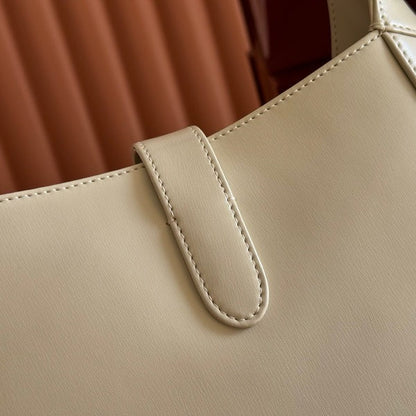 GG 28 Jackie 1961 Shoulder Bag White in Cowhide 636709