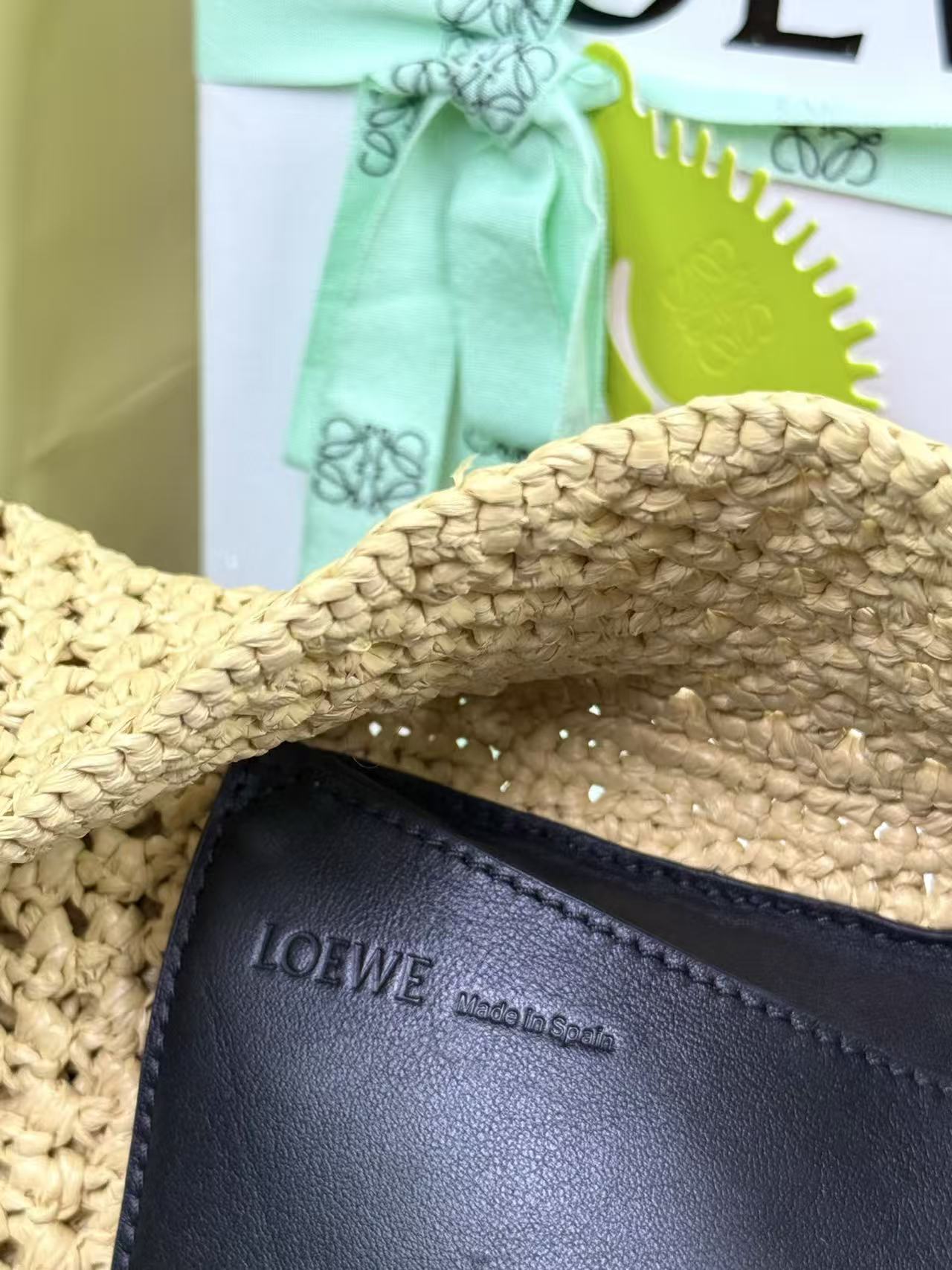 Loewe Ibiza Ola Medium Shoulder Bag Beige Raffia
