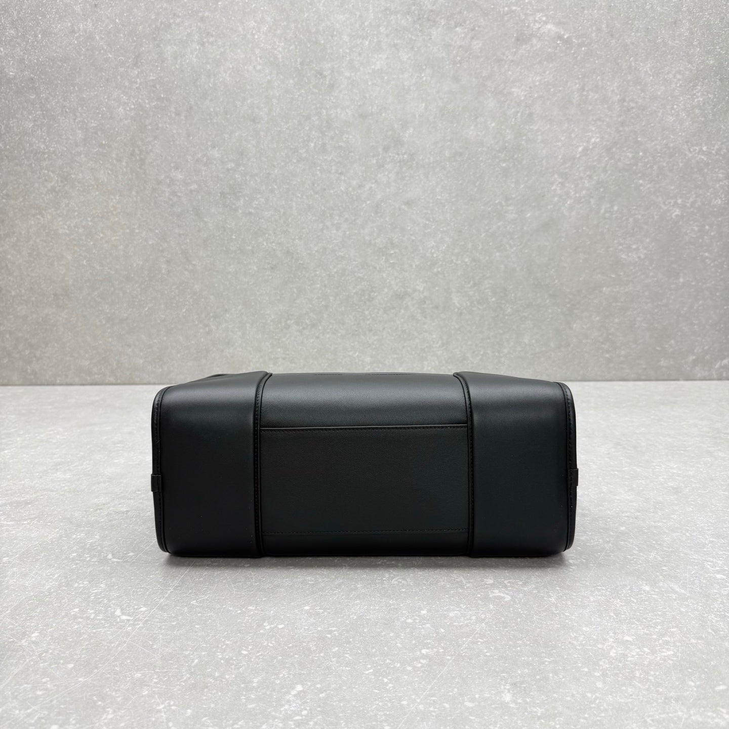 Loewe Large Amazona 180 Bag 35cm Black Calfskin