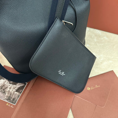LARGE 36 BALE BAG IN NAVY BLUE GRAIN CALFSKIN